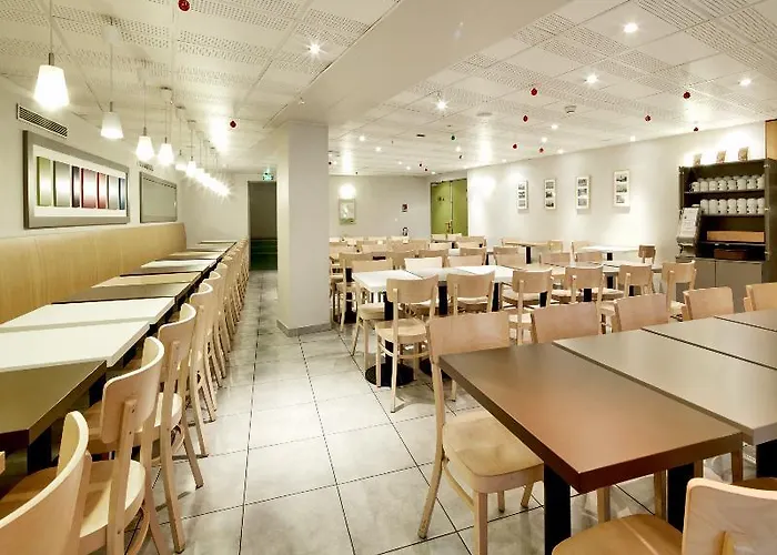 Porte De La Hotel Parigi