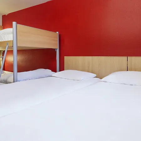 מלון Porte De La 3*