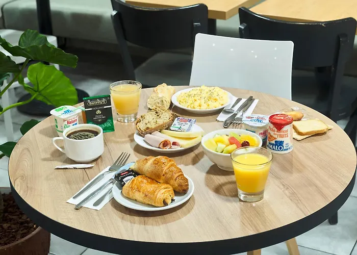 Hotel Porte De La 3*