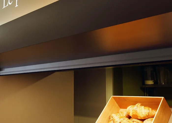 Porte De La Hotel 3*